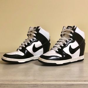 Nike Womens Dunk Sky High Size: 7.5